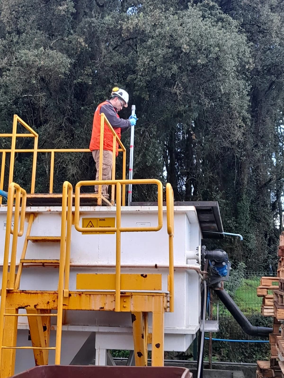 Tratamiento de aguas servidas industriales — gestión RILES, sur de Chile
